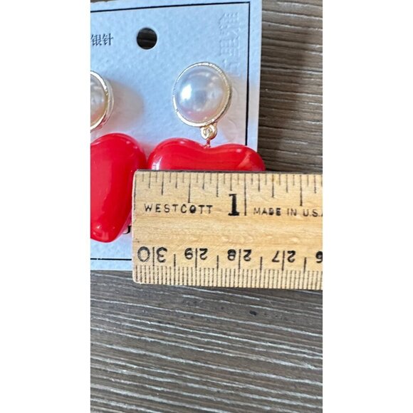 Faux Pearl Studs w/Enamel Luster Red Heart Corozon earrings Flirty party/formal - Picture 5 of 10